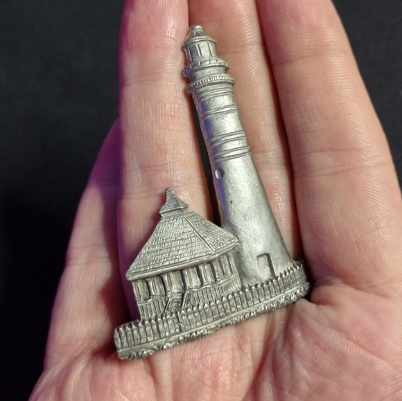 Spoon Pewter Lighthouse and Cottage Brooch - Picture 1 of 5